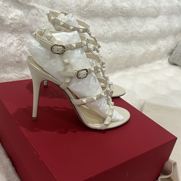 Valentino Garavani Rockstud leather sandals - Picture 7 of 8